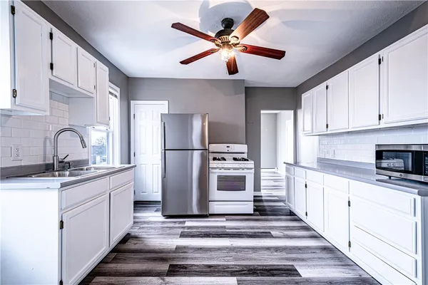 $2,500 | 216 Maplewood Avenue, Unit 2, Cranston, RI 02920