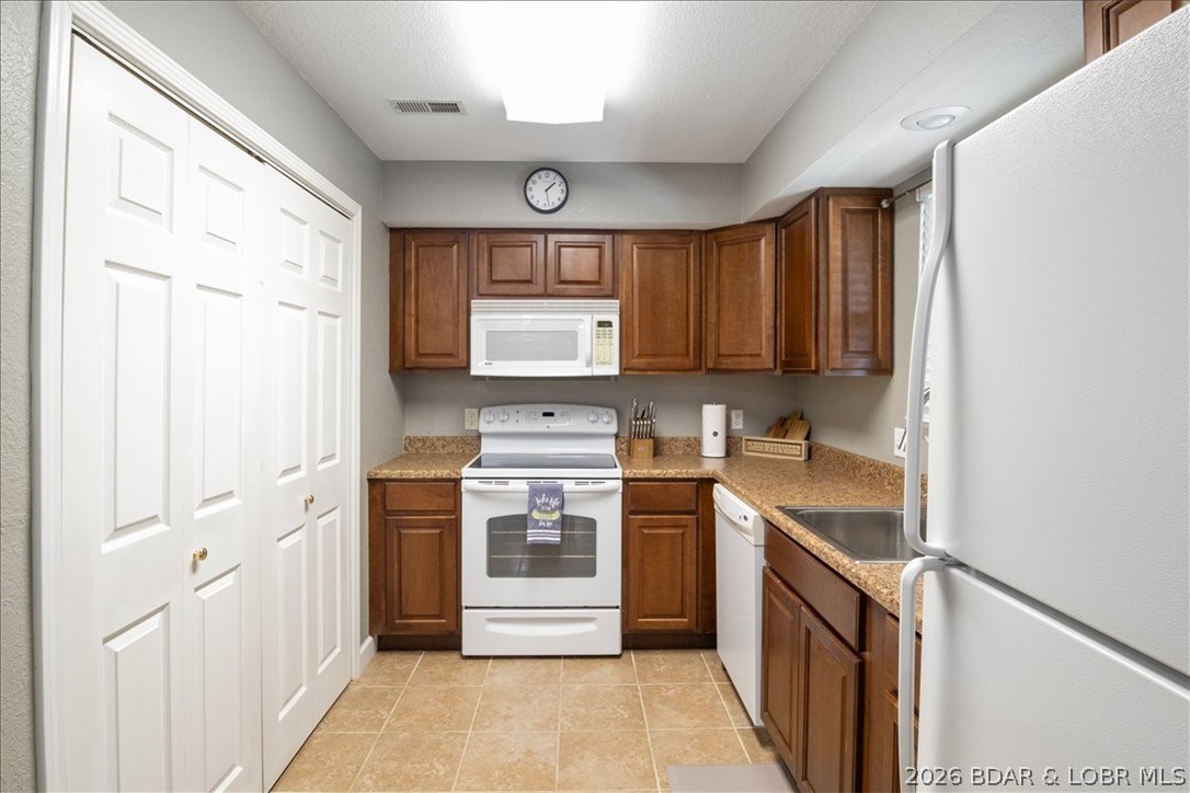 40 Lighthouse Road, Unit 1401 Lake Ozark, MO 65049 - Photo 13 of 44 Gallery Image 13