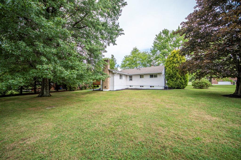 213 Middle Trail Butler, PA 16002 - Photo 3 of 25