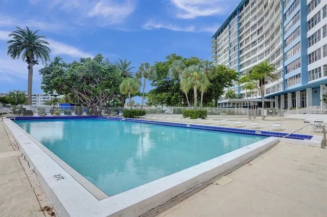 $410,000 | 7441 Wayne Avenue, Unit 10C, Miami Beach, FL 33141