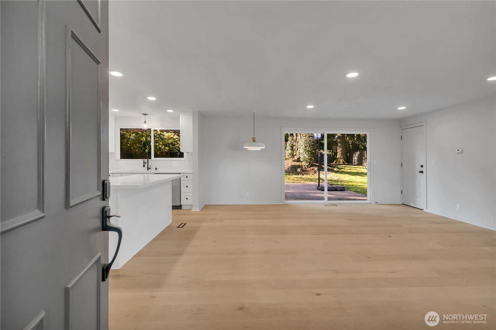1122 East Filbert Street Kent, WA 98030 - Photo 3 of 28 Gallery Image 3