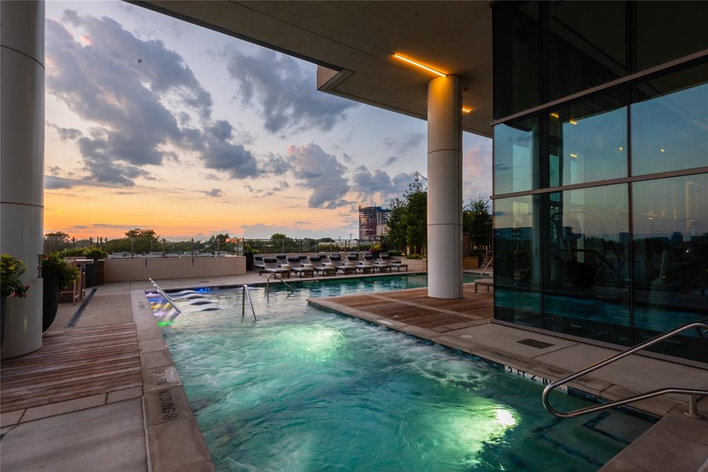 3031 Oliver Street, Unit 2007 Dallas, TX 75205 - Photo 26 of 29 a view of a terrace