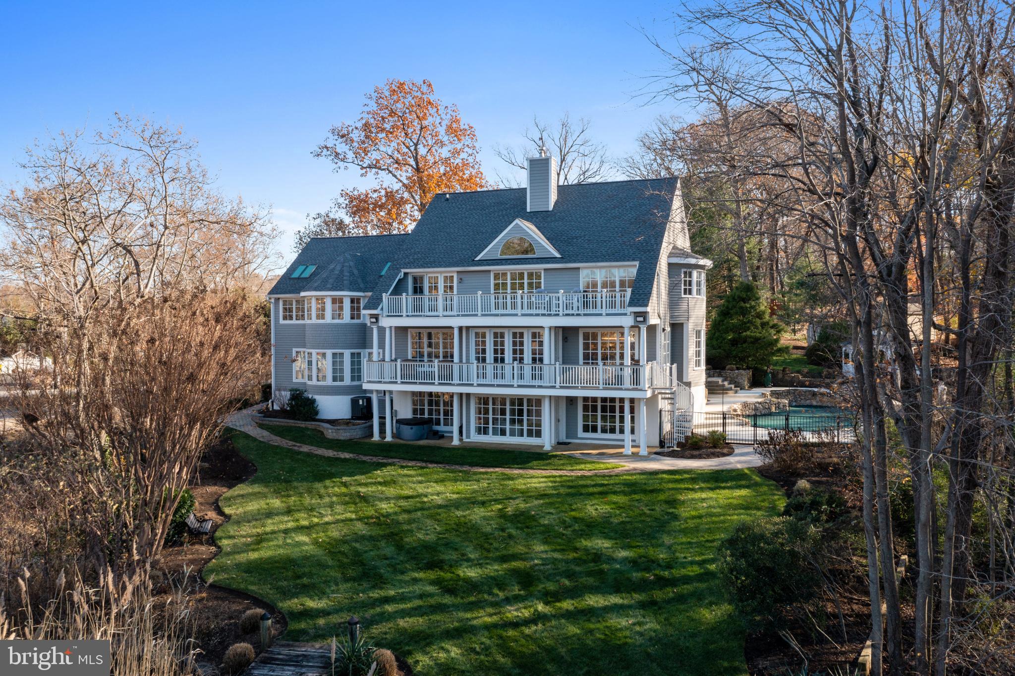 302 Holly Road Edgewater, MD 21037 - Photo 2 of 50 Gallery Image 2