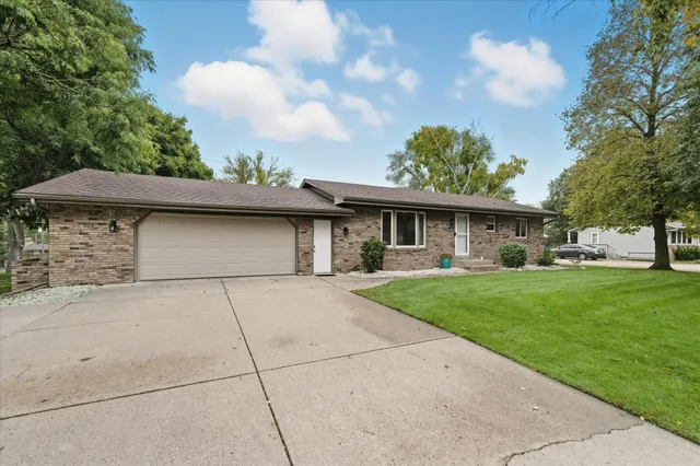 $389,900 | 11308 Kentucky Avenue North, Champlin, MN 55316