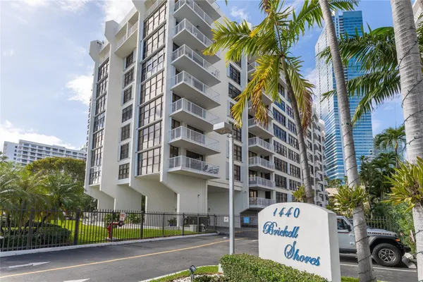 $3,000 | 1440 Brickell Bay Drive, Unit 705, Miami, FL 33131