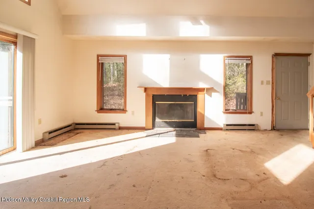 $428,998 | 140 Stillerberg Strada, Kerhonkson, NY 12446