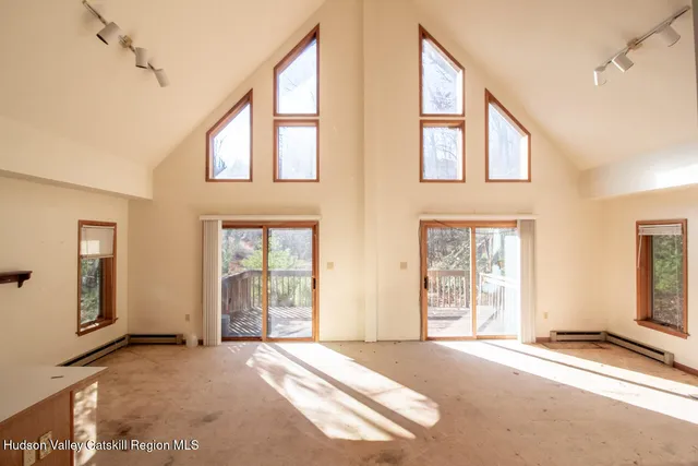 $428,998 | 140 Stillerberg Strada, Kerhonkson, NY 12446