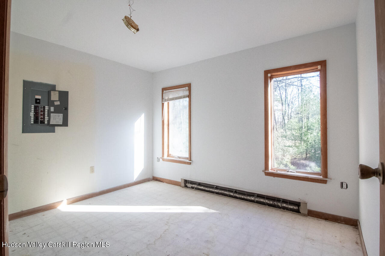 140 Stillerberg Strada Kerhonkson, NY 12446 - Photo 21 of 34 a view of an empty room with a window