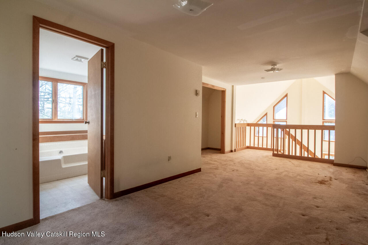 140 Stillerberg Strada Kerhonkson, NY 12446 - Photo 30 of 34 a view of an empty room with a window