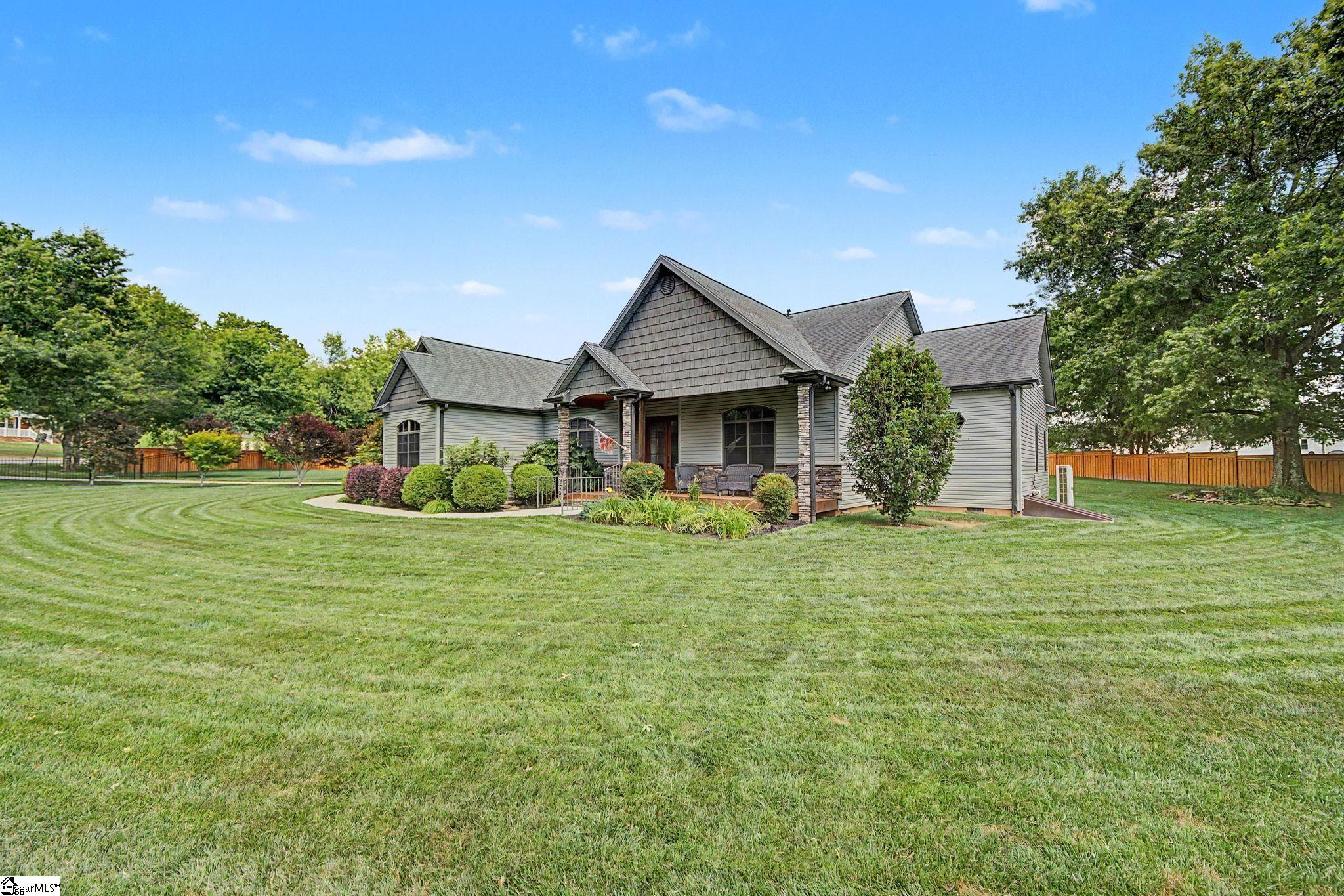 102 Gresham Road Simpsonville, SC 29681 - Photo 5 of 50
