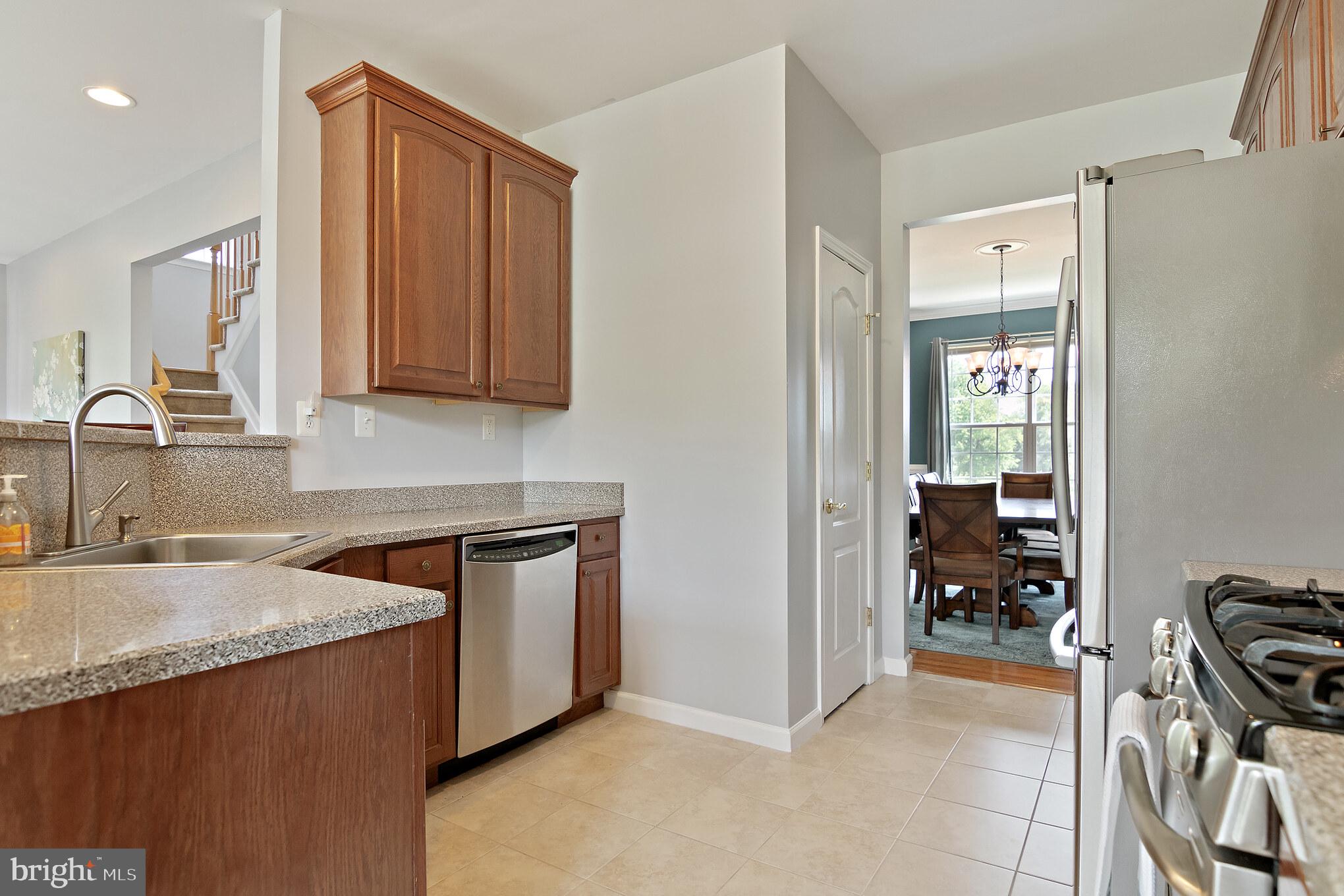 7 Laburnum Close Cookstown, NJ 08511 - Photo 14 of 48 Stainless appliance package