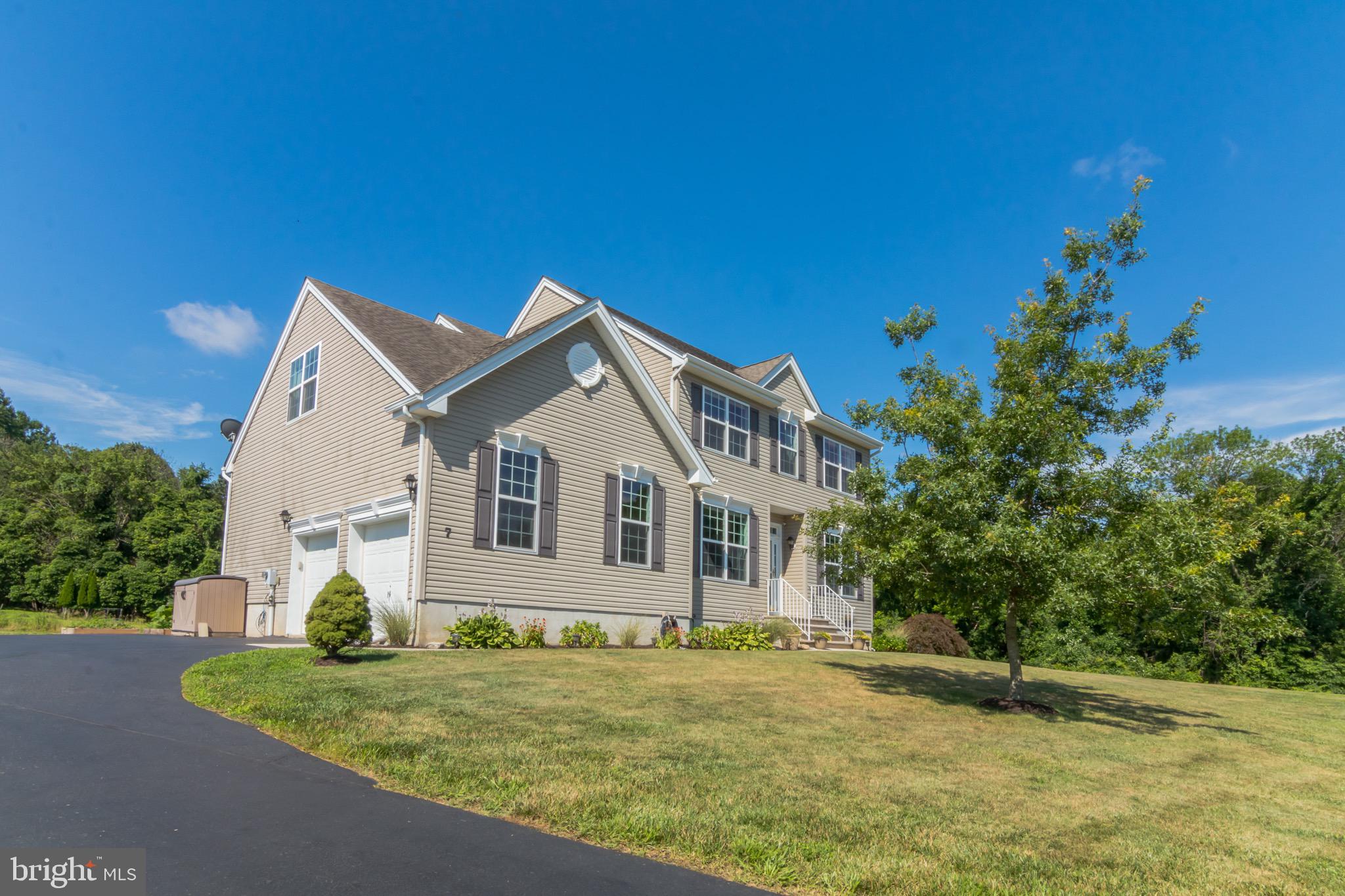 7 Laburnum Close Cookstown, NJ 08511 - Photo 4 of 48 Pristine landscapting
