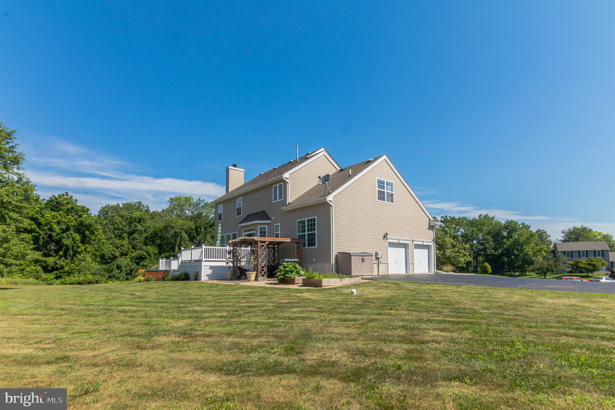 7 Laburnum Close Cookstown, NJ 08511 - Photo 6 of 48 Low maintenance landscaping