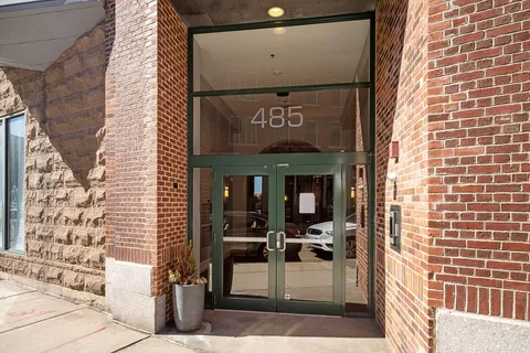 $1,280,000 | 485-495 Harrison Avenue, Unit 404, Boston, MA 02118