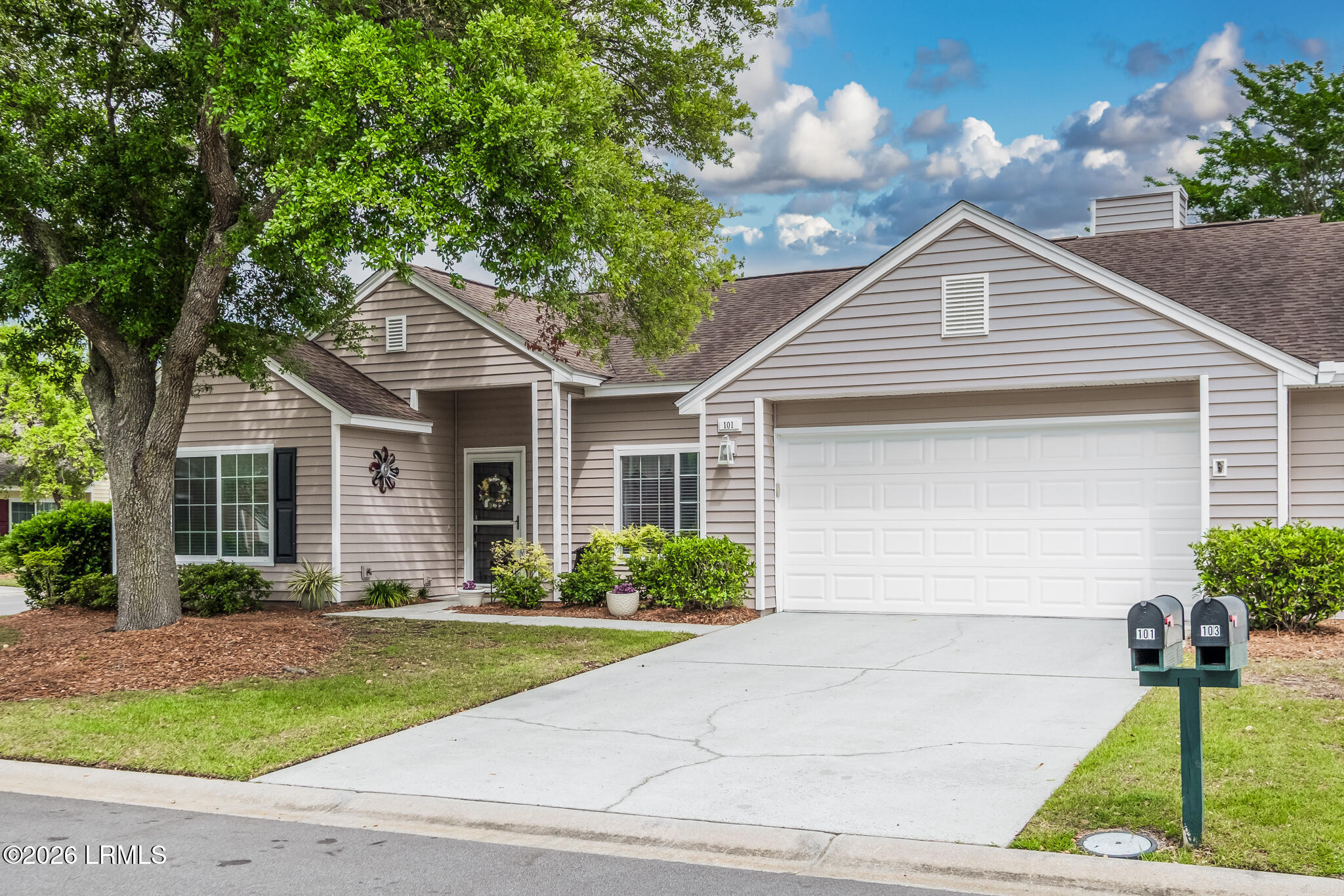 101 Arango Court Bluffton, SC 29909 - Photo 2 of 31 101 Arango Ct_MLS_03