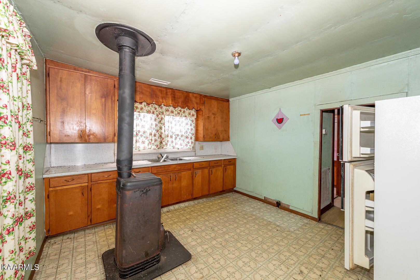 7697 Morganton Road Greenback, TN 37742 - Photo 15 of 20 Gallery Image 15