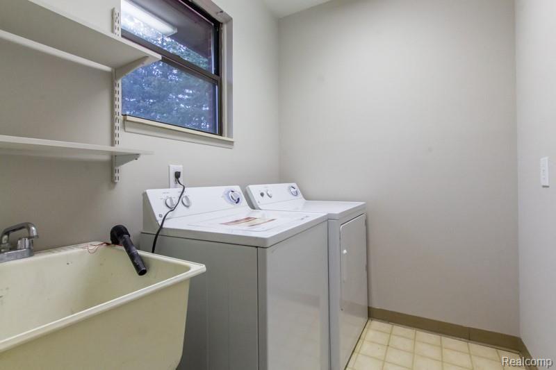 985 Stag Ridge Road Rochester Hills, MI 48309 - Photo 15 of 33