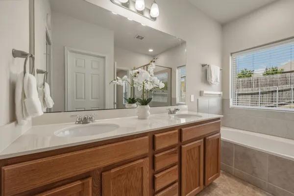 $499,900 | 13208 Olivers Way, Manchaca, TX 78652