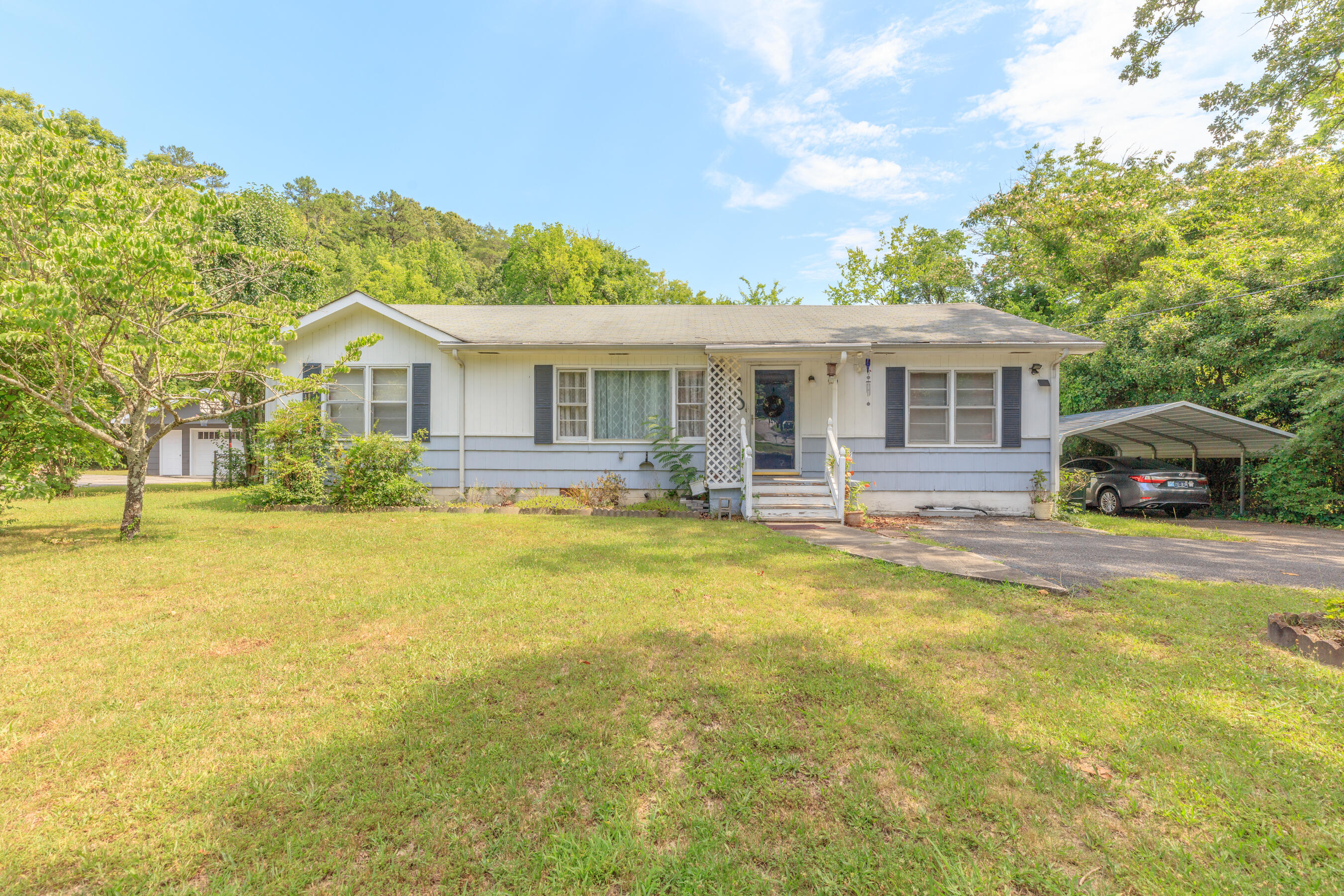 949 Ely Road Hixson, TN 37343 - Photo 2 of 29 949 Ely HD-2
