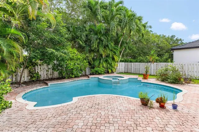 $5,600 | 1325 Camellia Circle, Weston, FL 33326