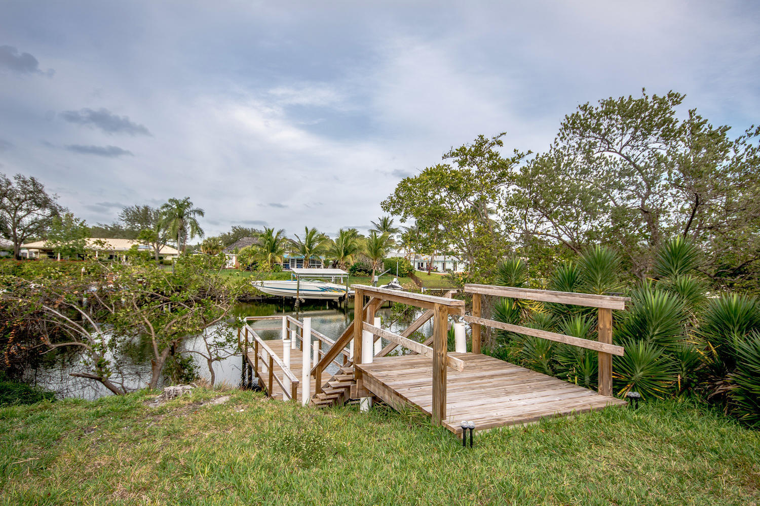 801 Hummingbird Way, Unit 104 North Palm Beach, FL 33408 - Photo 20 of 24 18 - fishing pier