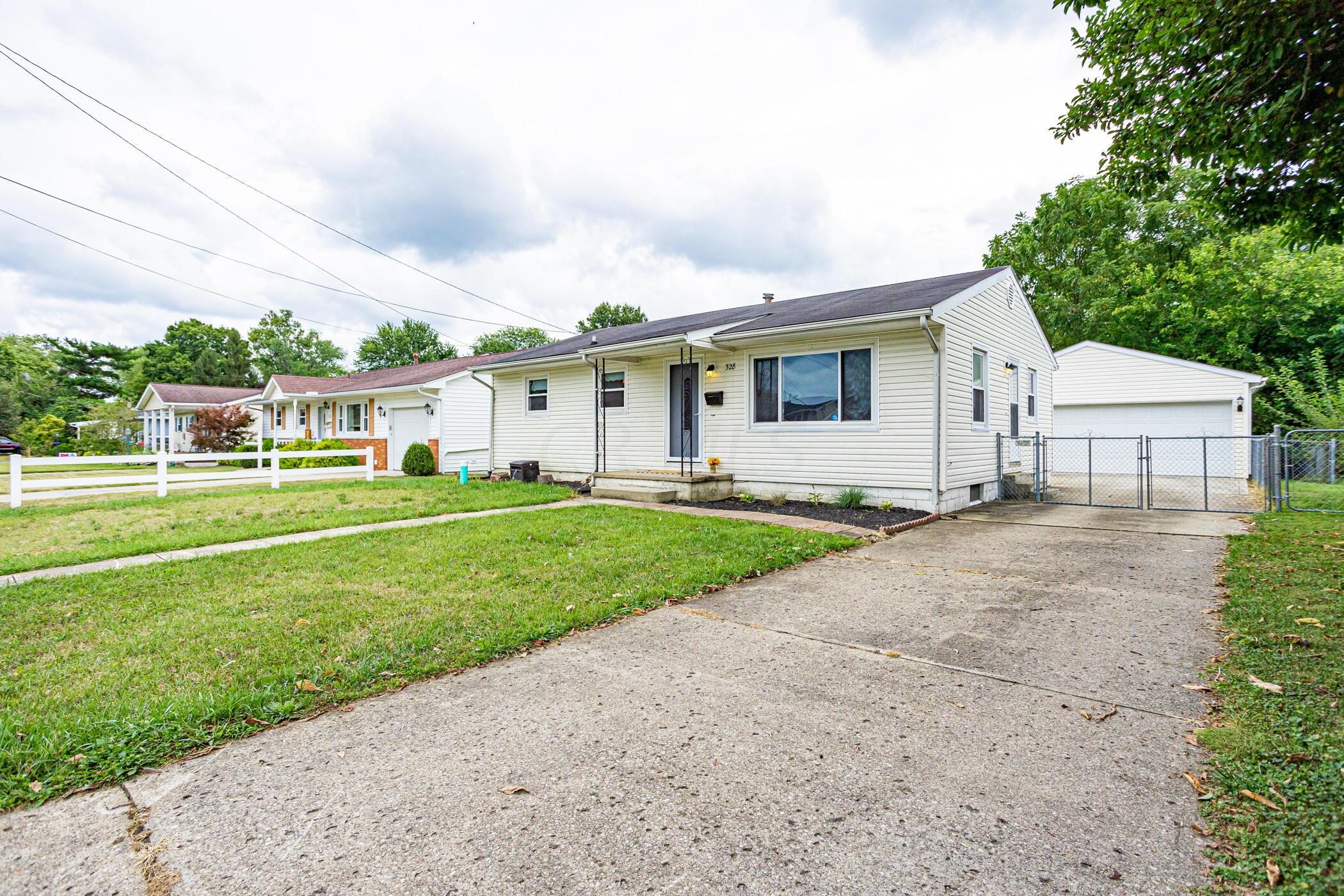 328 Spring Street Lancaster, OH 43130 - Photo 3 of 30 Gallery Image 3