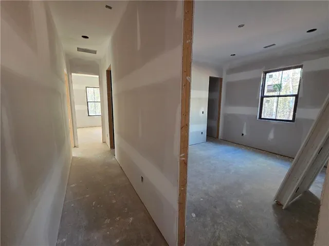 a view of a entrance gate of the house