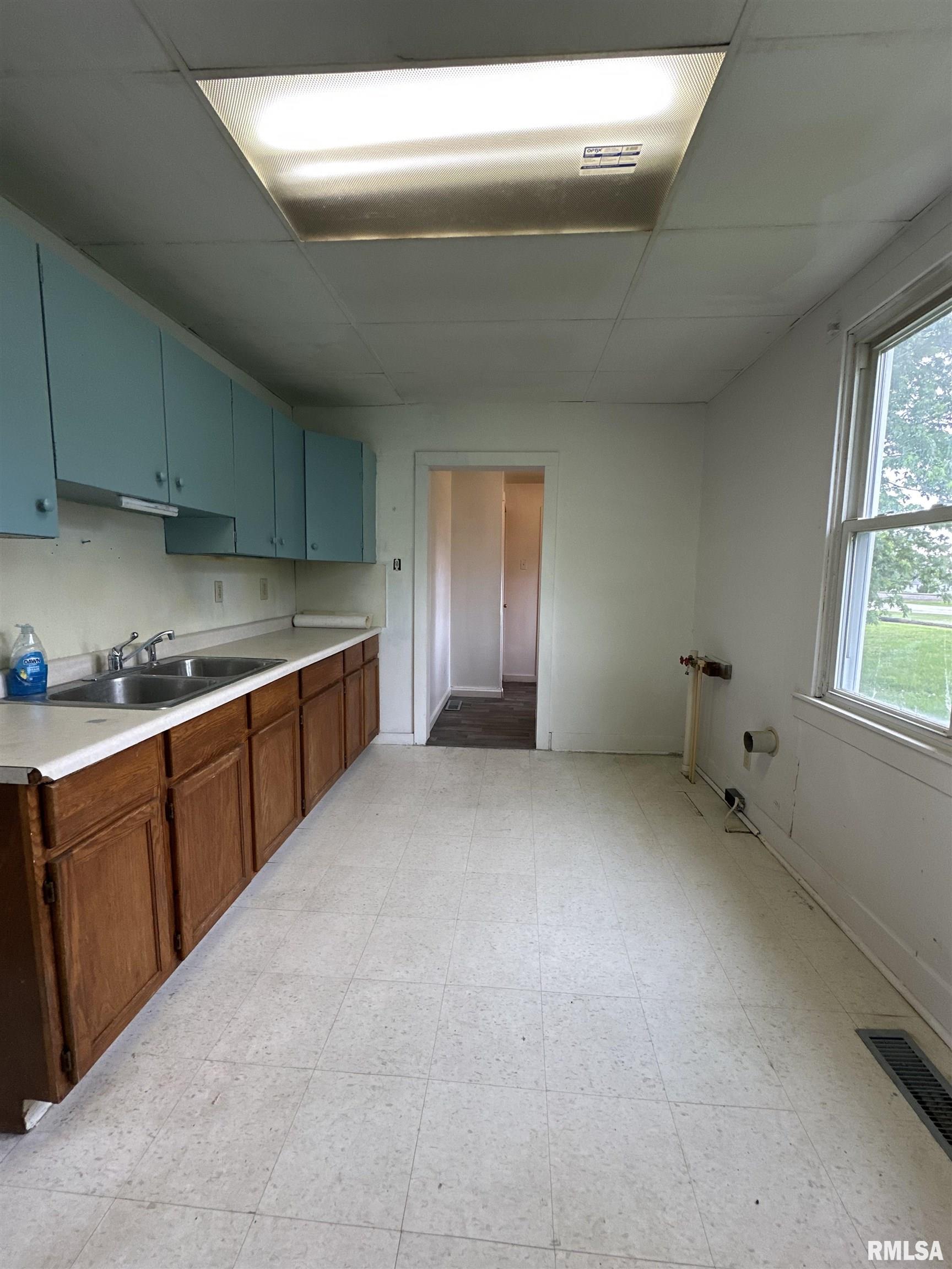 124 North Rile Street Bushnell, IL 61422 - Photo 11 of 12