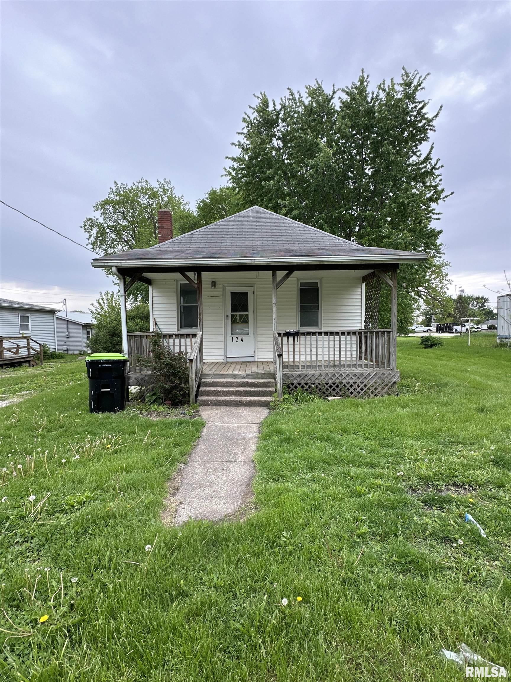 124 North Rile Street Bushnell, IL 61422 - Photo 2 of 12