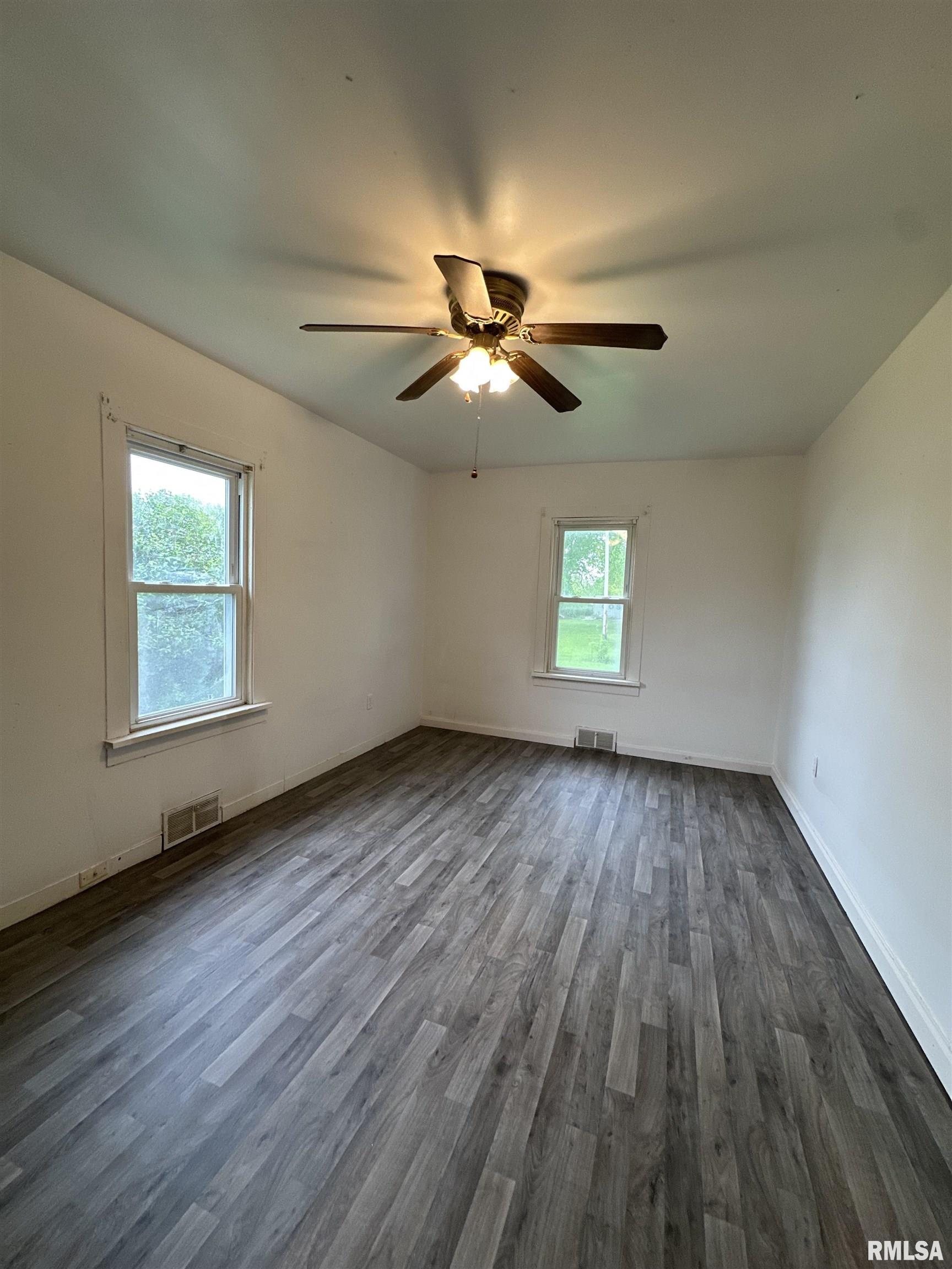 124 North Rile Street Bushnell, IL 61422 - Photo 8 of 12