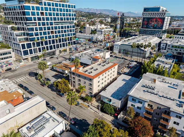 $2,700 | 1466 Tamarind Avenue, Unit 301, Los Angeles, CA 90028