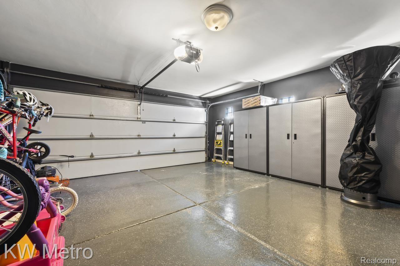 871 North Renaud Road Grosse Pointe, MI 48236 - Photo 43 of 64 Epoxy Floor - Cabinets Stay (24'x20')