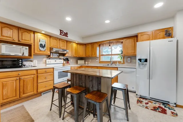 $229,900 | 32420 County Rd V, Cazenovia, WI 53924