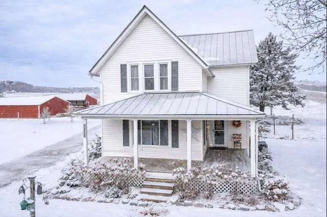 $229,900 | 32420 County Rd V, Cazenovia, WI 53924