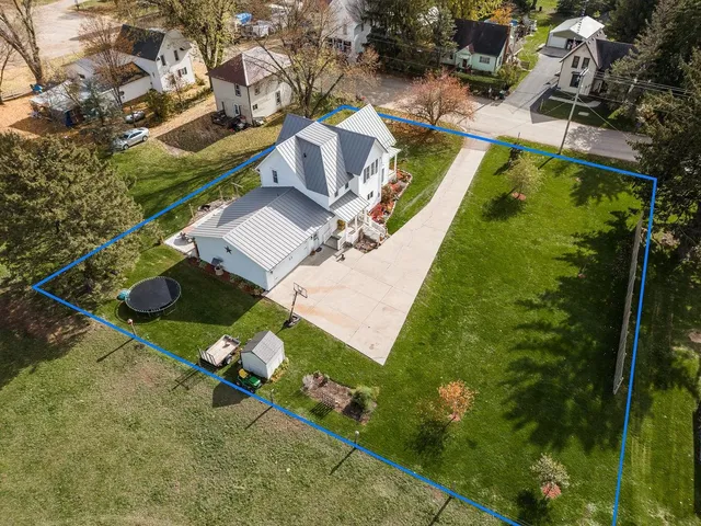 $229,900 | 32420 County Rd V, Cazenovia, WI 53924