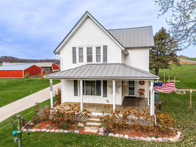 $229,900 | 32420 County Rd V, Cazenovia, WI 53924