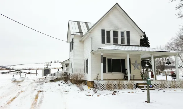 $229,900 | 32420 County Rd V, Cazenovia, WI 53924