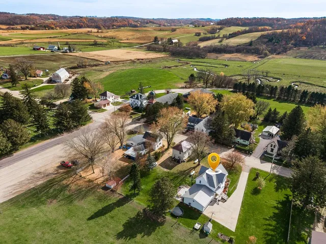 $229,900 | 32420 County Rd V, Cazenovia, WI 53924