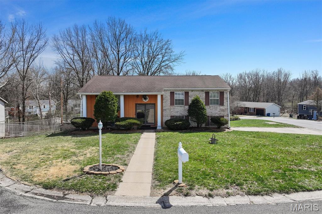 208 Pine Ridge Drive Godfrey, IL 62035 - Photo 1 of 40