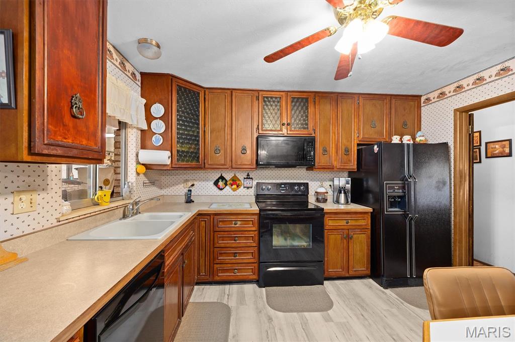 208 Pine Ridge Drive Godfrey, IL 62035 - Photo 9 of 40