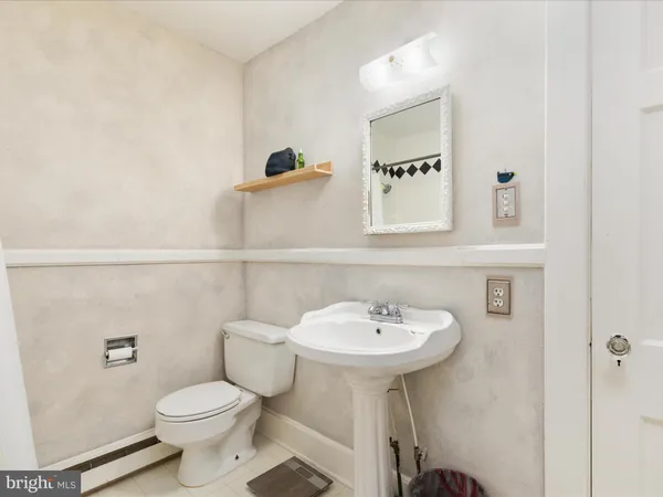 $635,000 | 517 West Locust Street, Woodstock, VA 22664