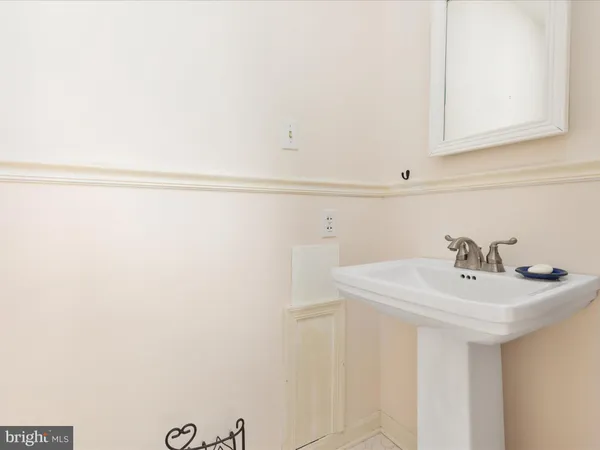 $635,000 | 517 West Locust Street, Woodstock, VA 22664