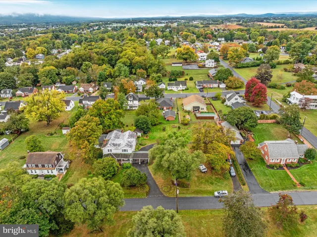 $635,000 | 517 West Locust Street, Woodstock, VA 22664