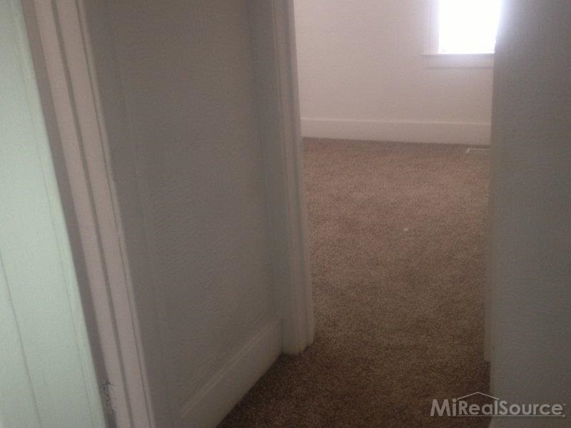 910 Neff Road, Unit 912 Grosse Pointe, MI 48230 - Photo 7 of 33