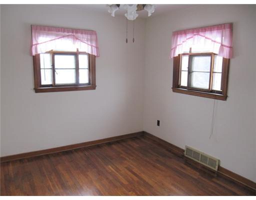 112 Fairview Avenue McKees Rocks, PA 15136 - Photo 8 of 15 Bedroom.