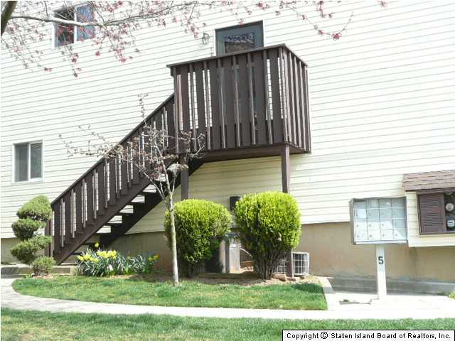 126 Timber Ridge Drive Staten Island, NY 10306 - Photo 2 of 20 Additional Photo