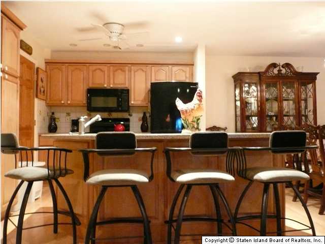 126 Timber Ridge Drive Staten Island, NY 10306 - Photo 8 of 20 Additional Photo