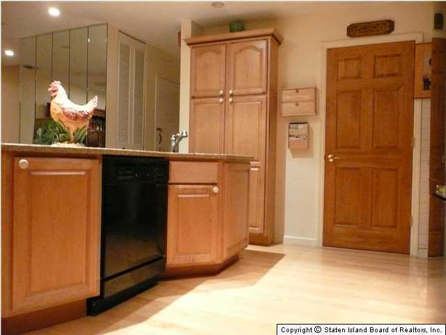 126 Timber Ridge Drive Staten Island, NY 10306 - Photo 9 of 20 Additional Photo