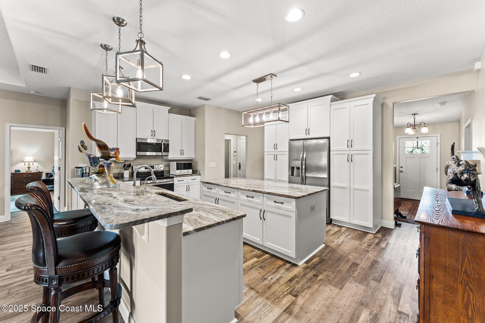 6435 Dixie Way Mims, FL 32754 - Photo 16 of 56 kitchen