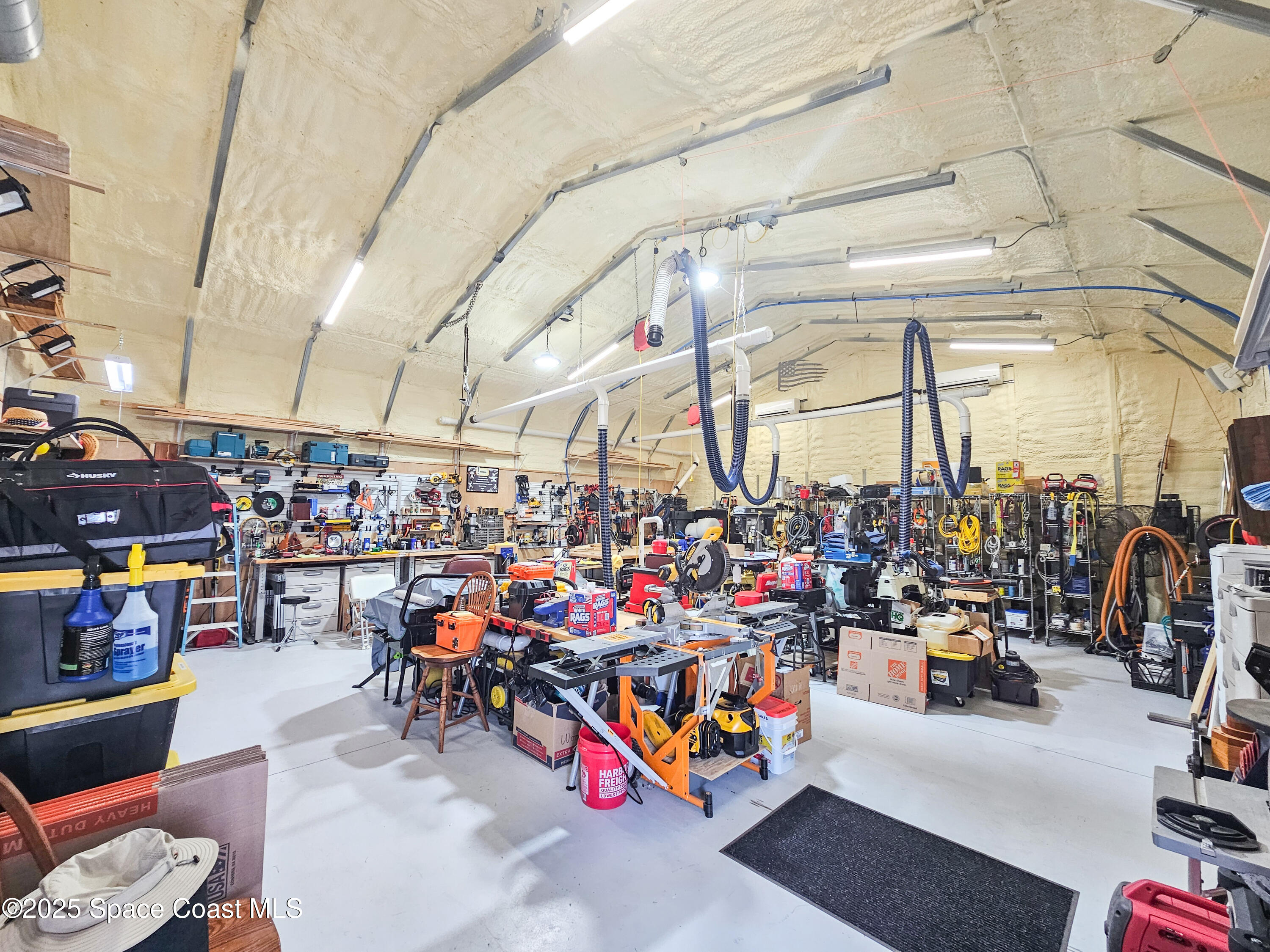 6435 Dixie Way Mims, FL 32754 - Photo 40 of 56 shop interior